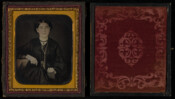 Daguerreotype portrait of an unidentified young woman.